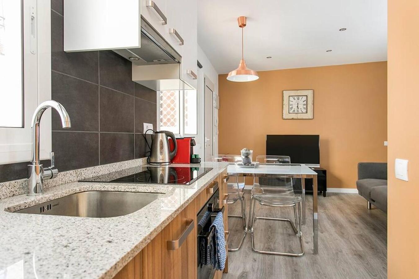 Ferienwohnung Cozy&New With Terrace L’Hospitalet de Llobregat Exterior foto