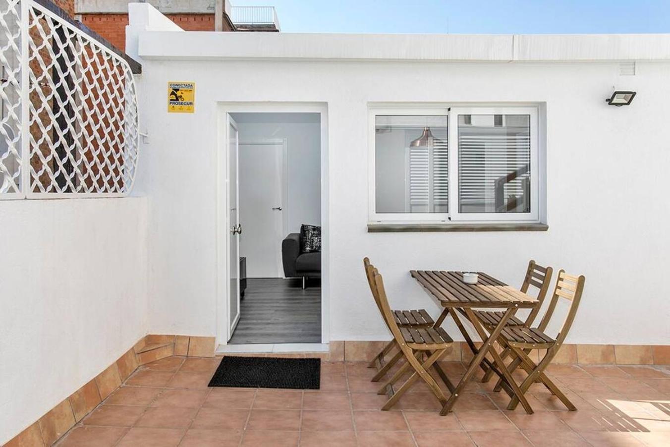 Ferienwohnung Cozy&New With Terrace L’Hospitalet de Llobregat Exterior foto